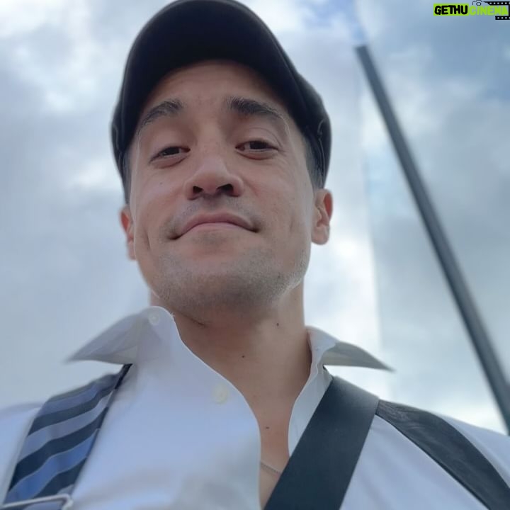 Keahu Kahuanui - 2.5K Likes - There are endless things to be in awe of and to do in NYC and I like to make sure I revisit at least a few of them every month.
While they won’t let you BASE jump from the 850ft observation deck 😅 (bet I could make it to sheep’s meadow), it’s still pretty jaw dropping to spend an hour or two at the top.
Thx for the tour @topoftherocknyc
📷: @nycharlene
#newyorkcity #topoftherock #nyc #thingstodoinnyc
