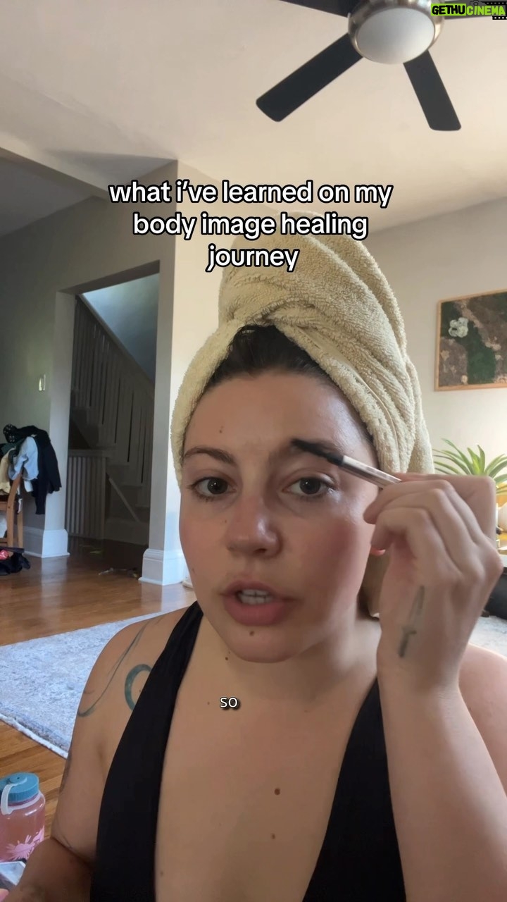 Keara Graves - 3.5K Likes - 1. notice the thought w/o judgement (the hardest part)
2. decide not to identify with it
3. pick a new thought you want to embody instead
4. repeat 🔁!!
#bodyimage #bodyimagehealing #bodyacceptance #selflove #healingjourney #edrecovery