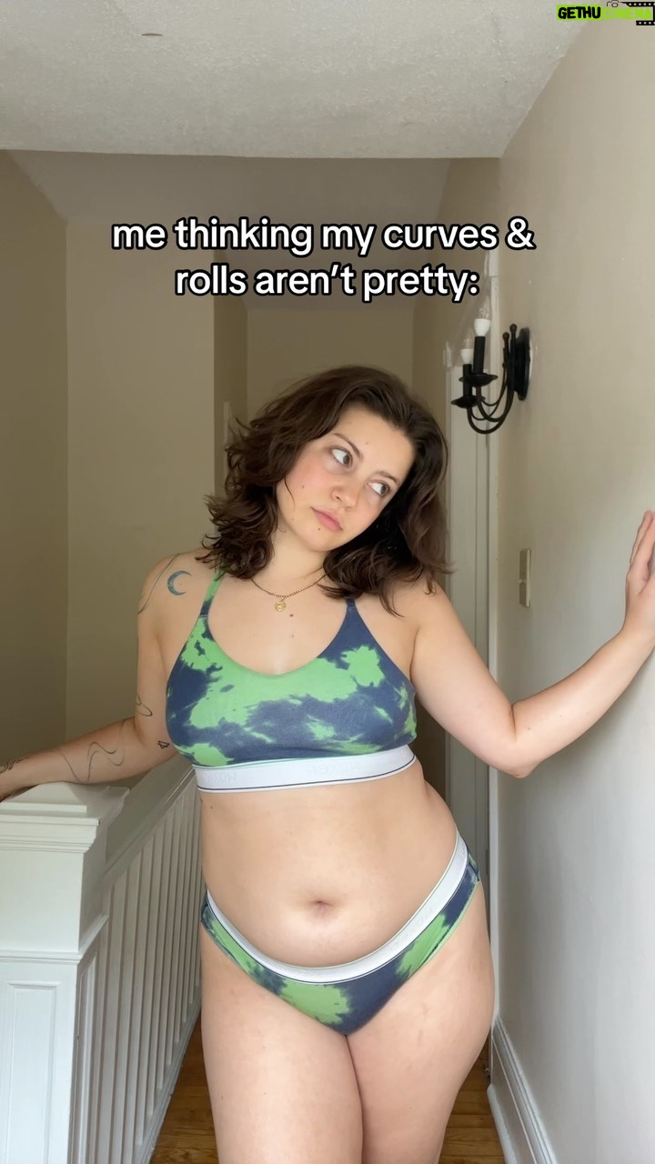 Keara Graves - 10.6K Likes - beauty standards will come and go throughout time to confine women but our bodies will never cease to amaze me 😍
#midsize #curvy #bodyacceptance #selflove #bodyconfidence #beautystandards