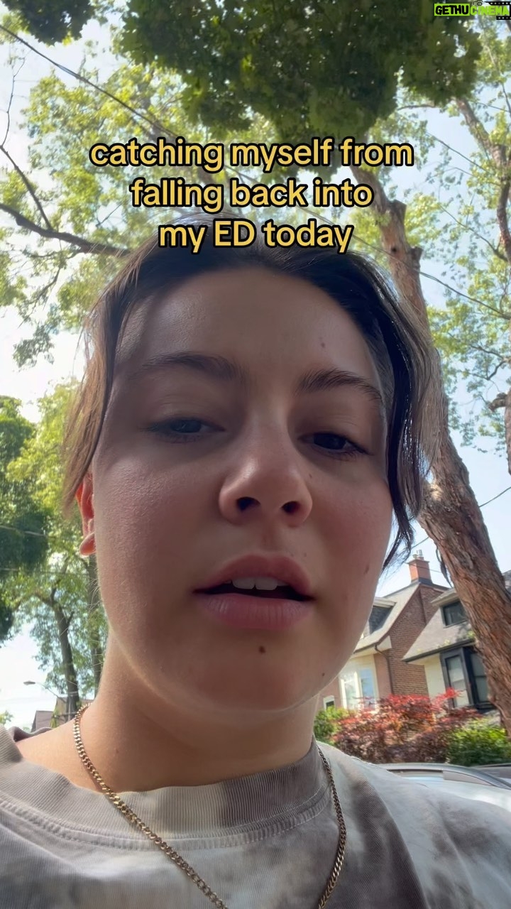 Keara Graves - 3.7K Likes - TW: EDs /// Make sure to check in with your friends… but not after checking in with yourself first 🤍
#recoveryjourney #healingjourney #edrecovery #mentalhealth #bodyacceptance #bodyimagehealing #bodyimage