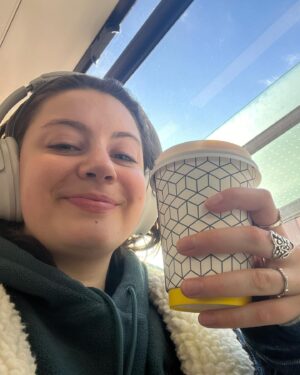 Keara Graves Instagram - slide 1: what instagram sees
slide 2-5: what i actually look like on a day-to-day basis