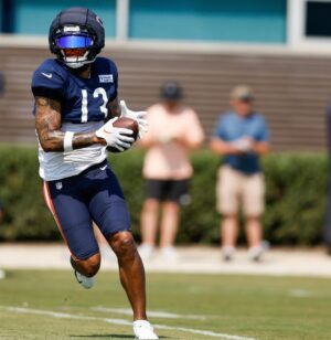 Keenan Allen Instagram - Training camp 12. Still working! 👽 #DaBears 🐻