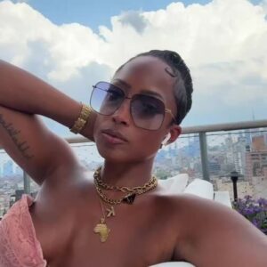Keenyah Hill Instagram - Nyc Chit Chat 🩵  Photographers in NYC - I’d love to shoot .. you know what to do… 📩