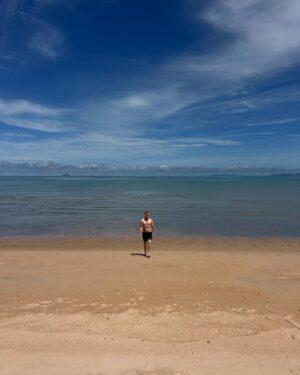 Keerati Mahapreukpong Instagram - 💙 the sea , me , and you ~ 🎶😊 #kittenlovesyou