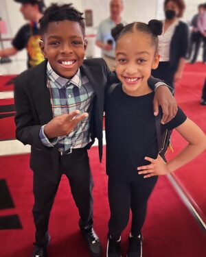 Keivonn Woodard Instagram - Had the chance to meet @keivonnwoodard from the show “The Last of Us” @thelastofus He is such a cool kid! I’m glad you enjoyed our show @thelionking Thank you for teaching me some sign language. I’ll be better at it the next time we meet 🤗🤗 

#thelastofus #thelionking #youngnala #disney #lionkingmusical #broadwaykids #broadway #rafikitour #disneykid #bway #blackbroadway #washingtondc #youngactor 
#nationaltour #blackgirlmagic #kennedycenter #talentedkids 
#hangingwithaniya #naturalhair #shaderoom #explorepage #kidsingers 
#BCKTalentedkids 
#curlykidshaircare #blackgirlsrock #disneyplus #atlanta  #childperformer #aniyasimone #positivevibesalways
