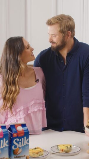 Kellan Lutz Instagram - #TSLpartner We went LIVE with @Walmart and @talkshoplive to share some delicious recipes to make breakfast time an extra special moment with your family! 

Comment BUY to receive a DM with links to purchase!