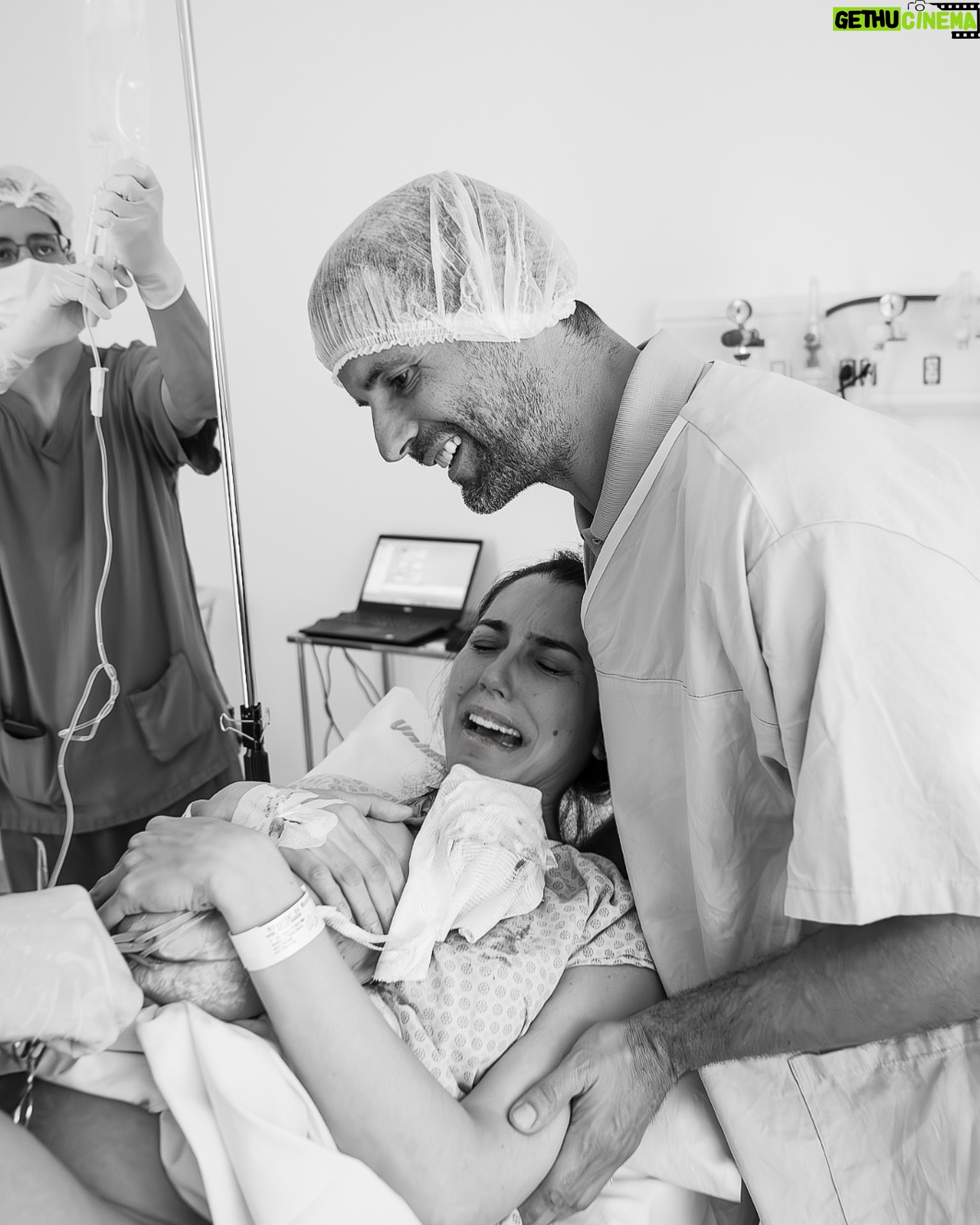 Kelly Baron - 67.4K Likes - Bem-vindo meu filho Miguel Guedes Baron 🥹♥️ Nasceu no dia 22 de junho às 23:04h, com 3,730kg, parto normal como sonhei, foi lindo! A tua vinda ao mundo só mostrou o amor mais puro e infinito, não sabemos mais viver sem você. Estamos tão felizes, curtindo cada momento nós 3 🩵🩷💙
Obrigada a todos pelas mensagens de carinho 🙏🏻😘