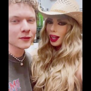 Kelly Mantle Instagram - Dump from down at the men in music business conference