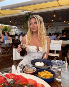 Actress Kelly Vedovelli HD Instagram Photos and Wallpapers July 2024