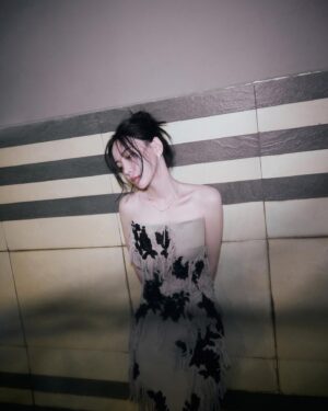 Kelly Yu Instagram - 深夜隧道游～
