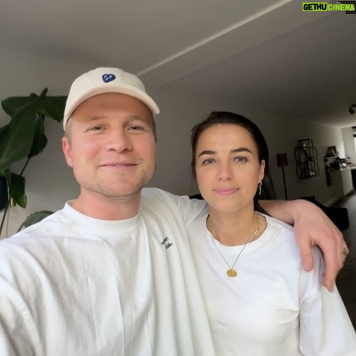 Kelvin Boerma - 69.9K Likes - 5 maanden geleden zag Nien een huis op Funda en beide dachten we hetzelfde; ‘dit is ‘m!’. Kijken, bieden, nog een keer bieden, stressen, wachten, goed nieuws, klussen, inpakken, verhuizen, uitpakken en dan zit je eindelijk op de plek waar je altijd al van droomde. 🧘🏼🥰