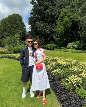 Kenix Kwok Ho-Ying Instagram - 遊海德公園遇上倫敦最好的天氣☀️🦢🦢🦆🦆🌹🌼🌺🚣‍♂️#hydepark #lucky #reallyenjoy #goodweather