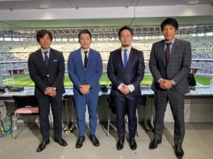 Kenki Fukuoka Instagram - ワイルドナイツ優勝！
決勝にふさわしい最高の試合でした！
こんな試合の解説をさせてくれた両チームに感謝です👏
解説陣とワイルドナイツの同期たち、そして去年の両ウイングで📸