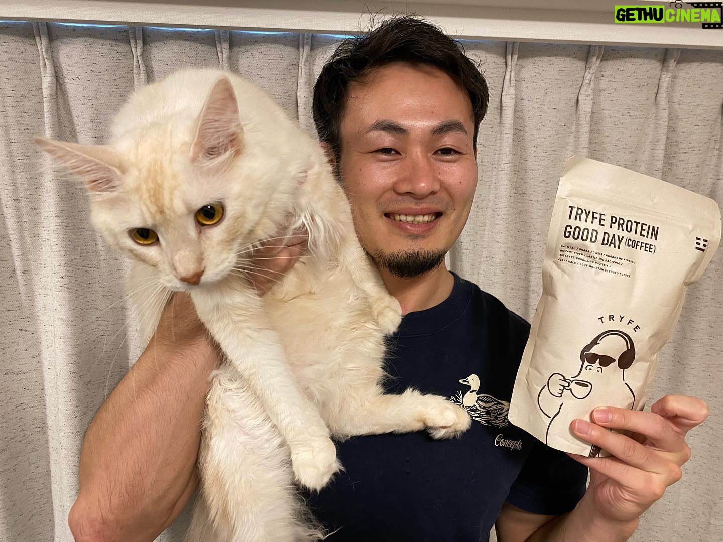 Kenki Fukuoka - 7.9K Likes - そしてりょうとさんからご自身が手がけるブランド『TRYFE』のプロテインをいただきました!
もうアスリートではないですが、アスリートだけでなく普段の生活にもおすすめとのことなので、美味しくいただきたいと思います🙇