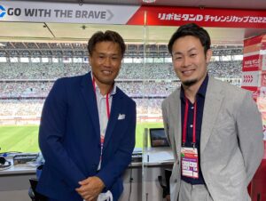Kenki Fukuoka Instagram - ラグビー日本代表vsフランス🇫🇷
15-20で敗北😂
ただ先週から大きな成長を感じたし、何より新たな選手達の活躍が素晴らしかったです👏
来年のW杯に向けてこの試合をより良い糧にして欲しいと思います！
解説聞いてくださった皆さんありがとうございました！
久々のりょうとさんと解説の将太郎さんと📸