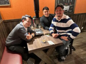 Kenki Fukuoka Instagram - 久々にひめと坂ちゃんとご飯！🍖
2人とも今年のW杯に向けての自信が滲み出てた👊
4年前のこの時期独特の空気感を思い出しながらいい時間を過ごせました！
