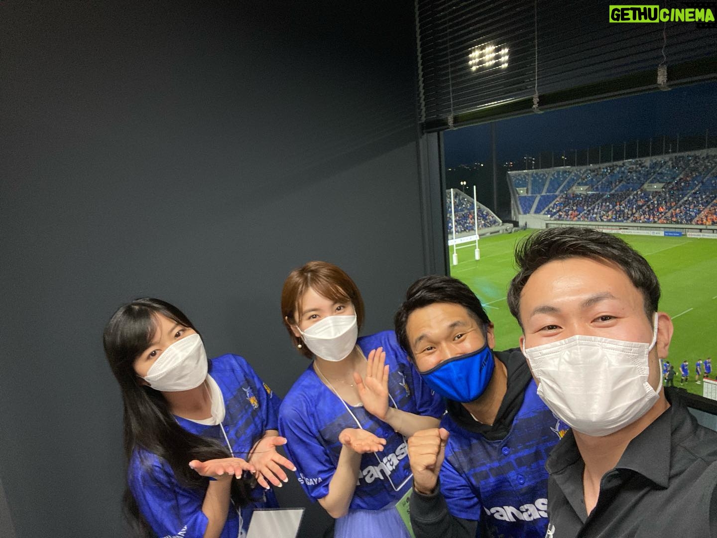 Kenki Fukuoka - 9.4K Likes - ホーム最終戦、勝利で締めくくることができてよかった!
今日のワイルドナイツは強かった!👏
僕も今季は初めての場内解説とラジオ解説に楽しんで挑戦させていただきました!
いつも場内を盛り上げていただいた保井さんとkolmeのお二方と📸
そしてナイターゲームならではのセレモニーも最高でした!