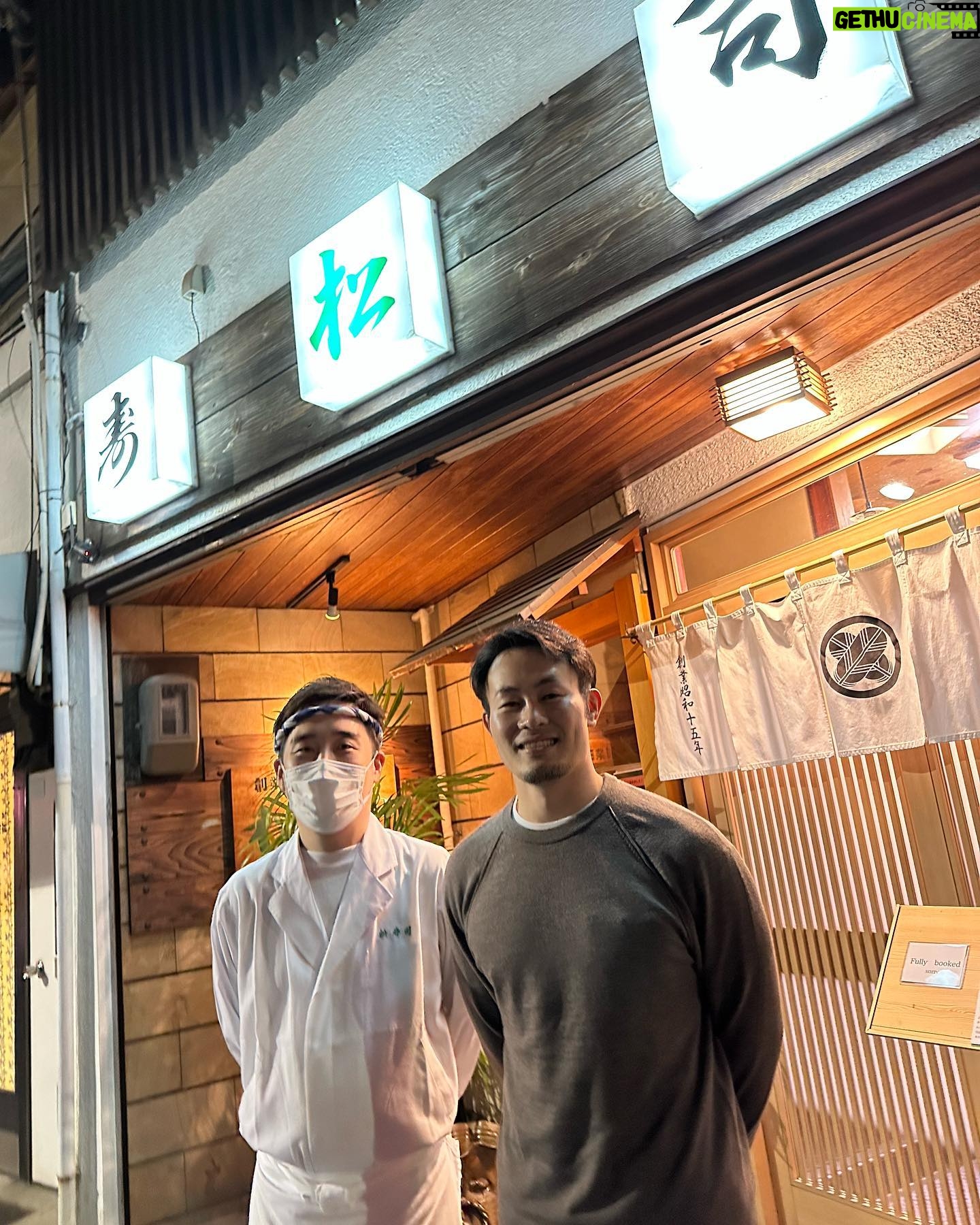 Kenki Fukuoka - 9.9K Likes - 久しぶりにお寿司!🍣
松寿司さんめっちゃ美味しかったしいい雰囲気でした!
マグロ卸してる業者の方がラグビーファンみたいで、一層美味しく感じました!笑
また行きたいなー🙋