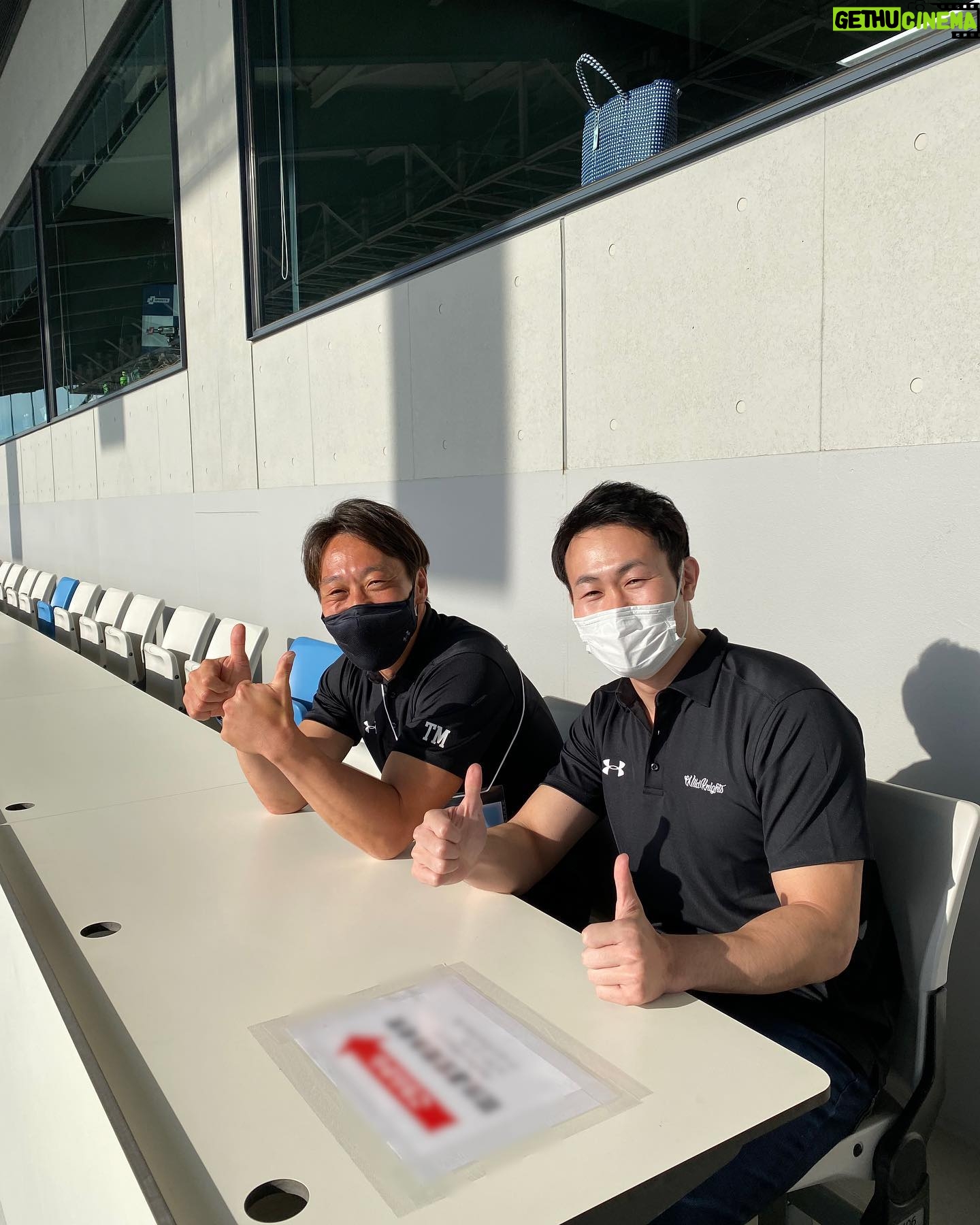 Kenki Fukuoka - 8.6K Likes - 埼玉ワイルドナイツvs神戸スティーラーズ 37-31で勝利!
今日も最後の最後までもつれ込む熱い試合でした😂
応援ありがとうございました!
一緒にスタジアムの場内解説をやってくれてる三宅さんと📸