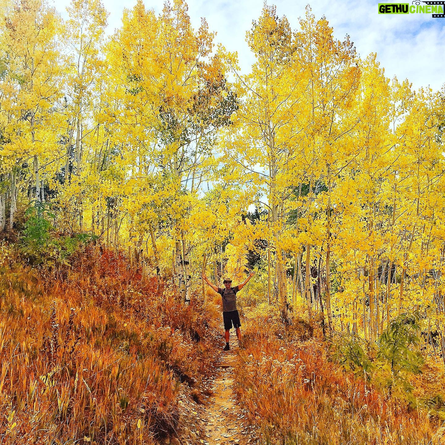 Kerr Smith - 1.8K Likes - Hiking in #parkcity with my good friend @twhiteley2