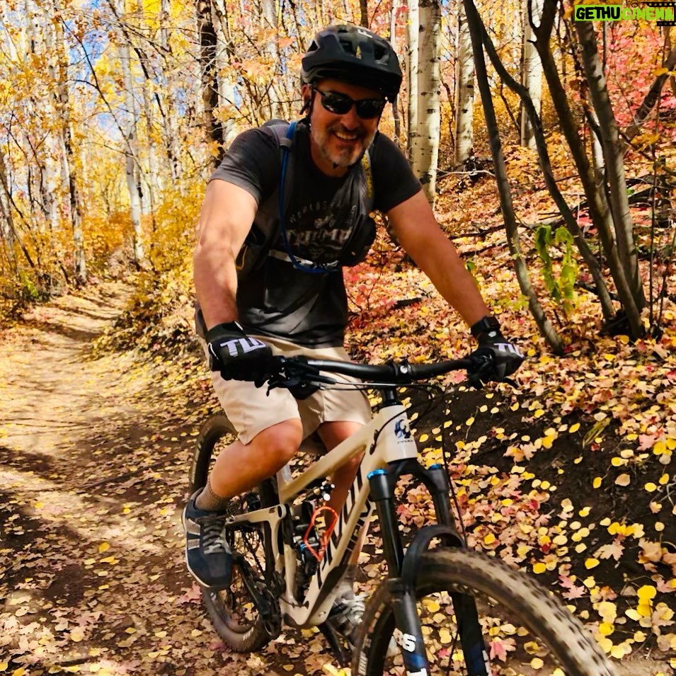 Kerr Smith - 3.1K Likes - Crushing #parkcityresort on an absolutely amazing Fall day. #pivotcycles #pivotswitchblade @terralife_wellness