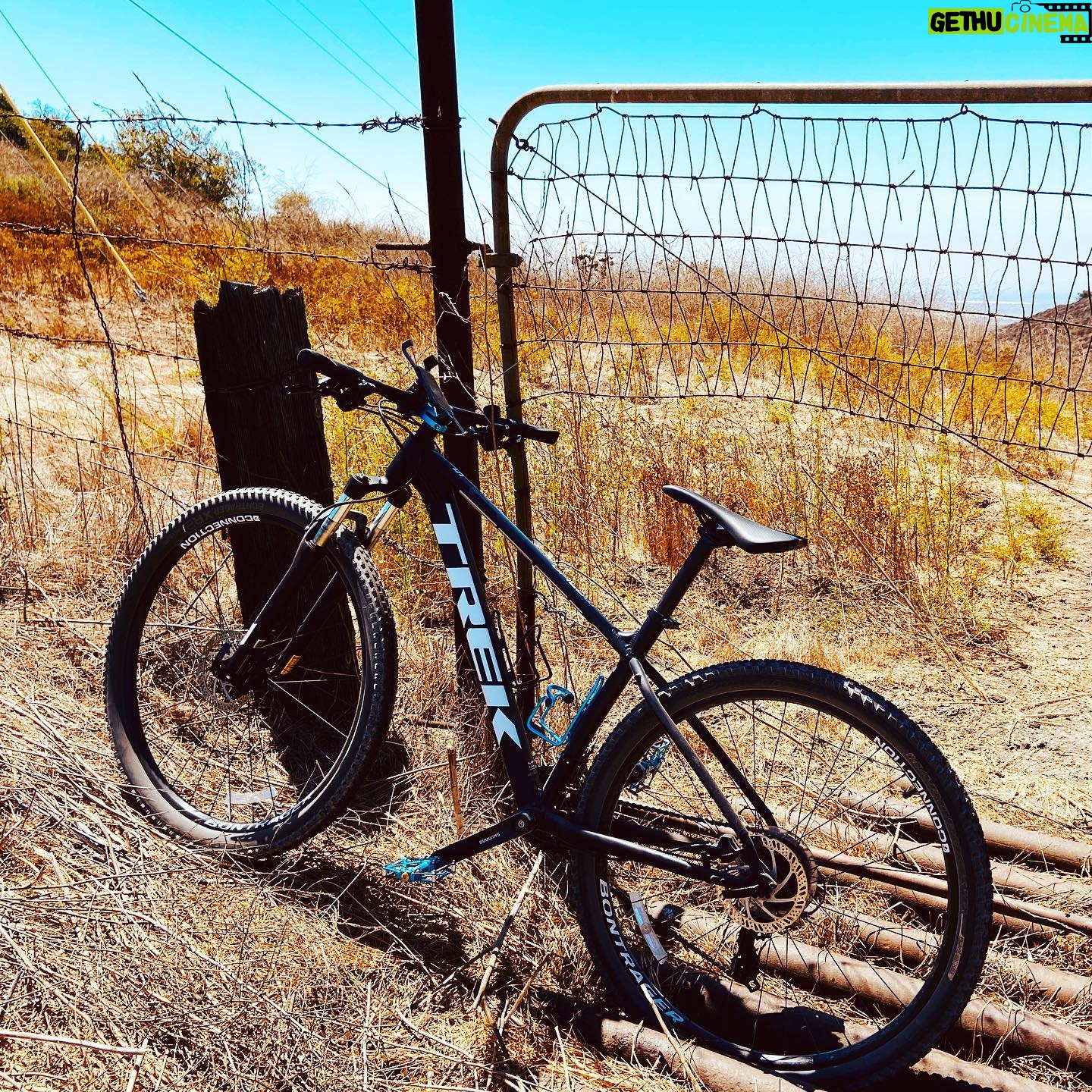 Kerr Smith - 1.7K Likes - Middle of nowhere #mountainbike #trekbikes