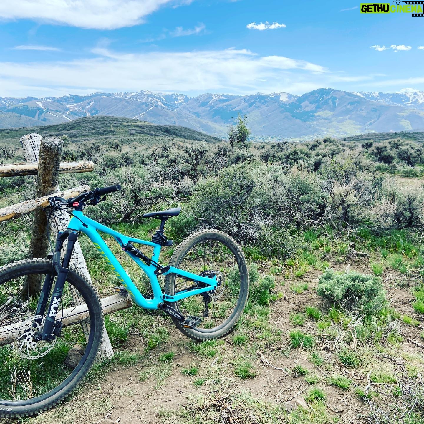 Kerr Smith - 2.3K Likes - Another amazing day on the mountain. Thanks to my buddy @jamesfhoran for the use of his stump jumper. I might have to upgrade. #specializedbikes #parkcitymtb