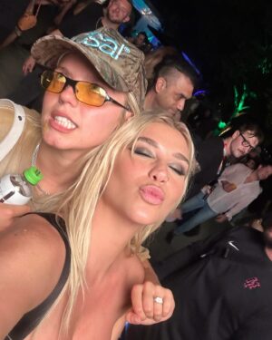 Kesha Instagram - starstruck✨