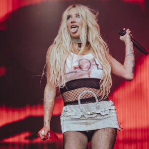 Kesha Instagram - 🔪