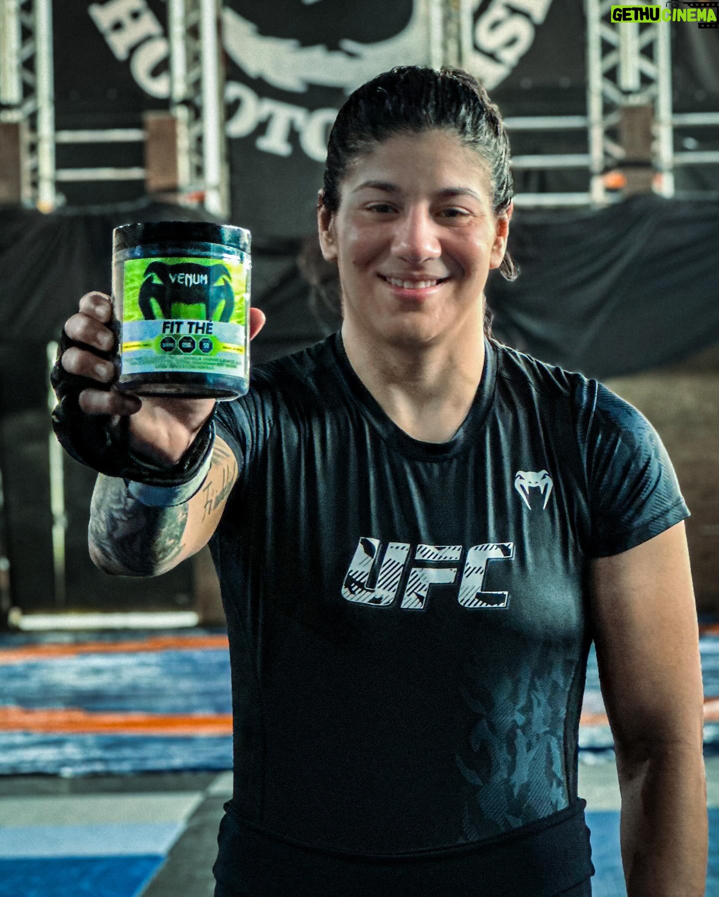 Ketlen Vieira - 1.1K Likes - Se liga na novidade meu povo 🐙 a @venum_br além de fornecer a melhor linha de matérias de treinos , agora está com uma linha completa de suplementação para que você venha melhorar ainda mais sua performance !! Então galera não perca tempo!!!!! Garanta já os seus suplementos !!!!
.
.
.
.
@pholias