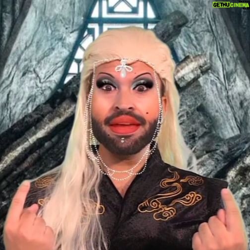 Keunam - 2.4K Likes - ALERTA SPOILERS‼️
La casa del dragón x La Veneno - Parte 1
Filtro @ayo_vega
#HouseOfThedragon #hbo #hbomax #max #lacasadeldragon #laveneno #lacasadeldragón #humor #comedia #parodia #imitacion #got #juegodetronos #gameofthrones