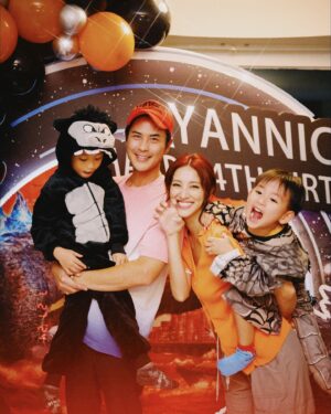 Kevin Cheng Instagram - Our Dearest Middle Child 🥹🎂❤️🩷 

Yannick has always been a little more unique than the rest 😉 
On the night of his 4th birthday, 
I told him the story of how he came into this world…
Unlike both his brothers, 
Yannick was delivered ONE day earlier than we had planned. 
At the hospital, as the doctor was carefully treating him,
he had found Yannick’s umbilical cord wrapped around his neck.
Luckily with expertise, the doctor quickly resolved the issue and we were able to hear his first cry. 🥹
Throughout these four years of his life, 
There has never been a dull moment with him
And he always keeps us on our toes 😂
The first to make a silly face
And the last to roll his eyes at a lame joke Mommy said
This kid is equally funny as he is sensitive. 
Most of all, he truly loves his brothers unconditionally 🥰
Happiest Birthday to our lil Godzilla 🦖 
Don’t stop being exactly who you are! 

Special thanks ❤️🫶🏻
🎈 @bouncy.hk 
🎂 @dessertswithabow 
🥘 @maximsmxhk 
🪄 @magic_travel_squirrel