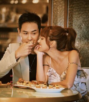 Kevin Cheng Instagram - E 形同I 形又合體啦！😏💚

But we have more in common than you think⋯😂
Like…
A love for icecream, 
beautiful jewellery
and… each other! 
🍦💍😌
Had a sweeeet time looking at the latest collection from @thefuture.rocks and yes, I (Grace) may or may not have hinted on several occasions I am loving the latest addition of The Ring family, The Necklace & The Earrings!
I especially wouldn’t mind having the golden shiny “Blondie” too now that we’re being honest 😉

#thefuturerocks #vanitywithaconscience #curatorofstyle