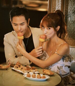 Kevin Cheng Instagram - E 形同I 形又合體啦！😏💚

But we have more in common than you think⋯😂
Like…
A love for icecream, 
beautiful jewellery
and… each other! 
🍦💍😌
Had a sweeeet time looking at the latest collection from @thefuture.rocks and yes, I (Grace) may or may not have hinted on several occasions I am loving the latest addition of The Ring family, The Necklace & The Earrings!
I especially wouldn’t mind having the golden shiny “Blondie” too now that we’re being honest 😉

#thefuturerocks #vanitywithaconscience #curatorofstyle