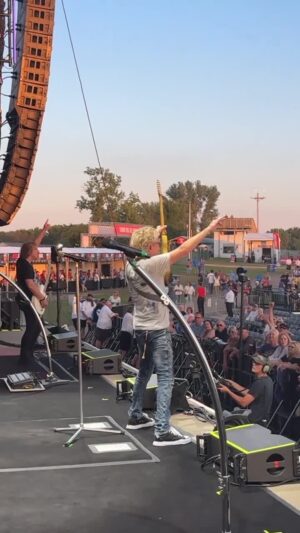 Kevin Cronin Instagram - One down... 41 to go! Take a look back at REO's incredible Summer Road Trip Tour kick off in Somerset, WI!

Make sure to catch them when they roll into your town & get your tickets NOW with link in bio!