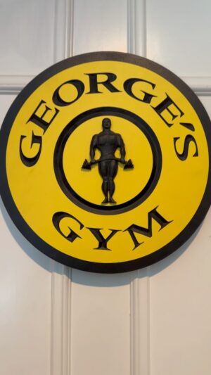 Kevin Durand Instagram - Bienvenue à GEORGES GYM! Bonnes fêtes semaine 👊🙏❤️