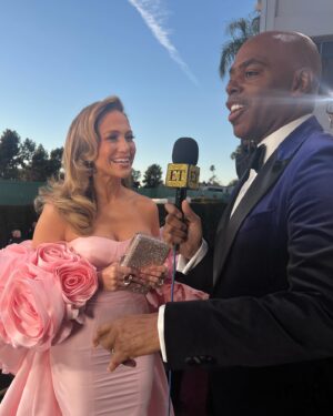 Kevin Frazier Instagram - Went to a red carpet and met some really famous people… #goldenglobes