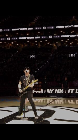 Kevin Rudolf Instagram - To the World To The World To The World 
.
.
.
.
.
#Kevinrudolf #LetItRock #CashMoneyRecords #LilWayne