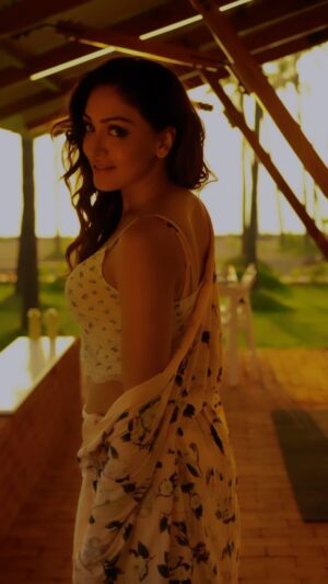 Khushali Kumar Instagram - #Marvellous#Sunsets#BeachyVibes☀️🏝️
