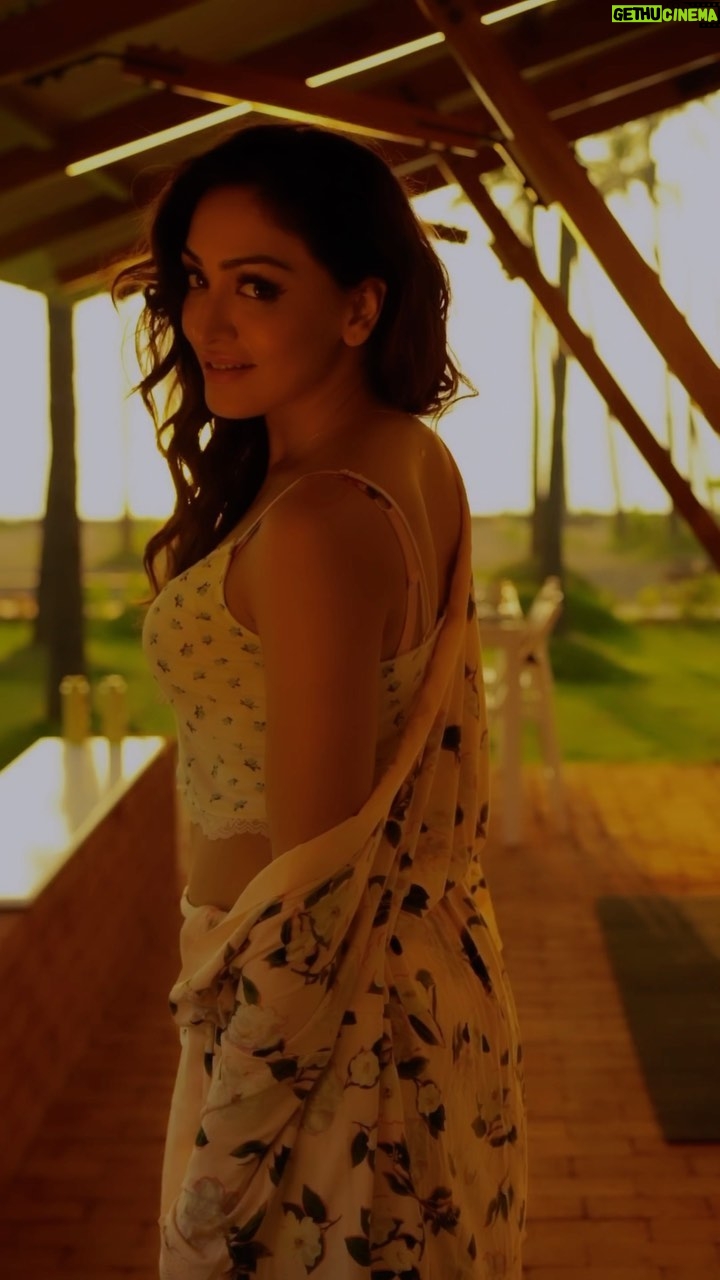 Khushali Kumar - 66.5K Likes - #Marvellous#Sunsets#BeachyVibes☀️🏝️
