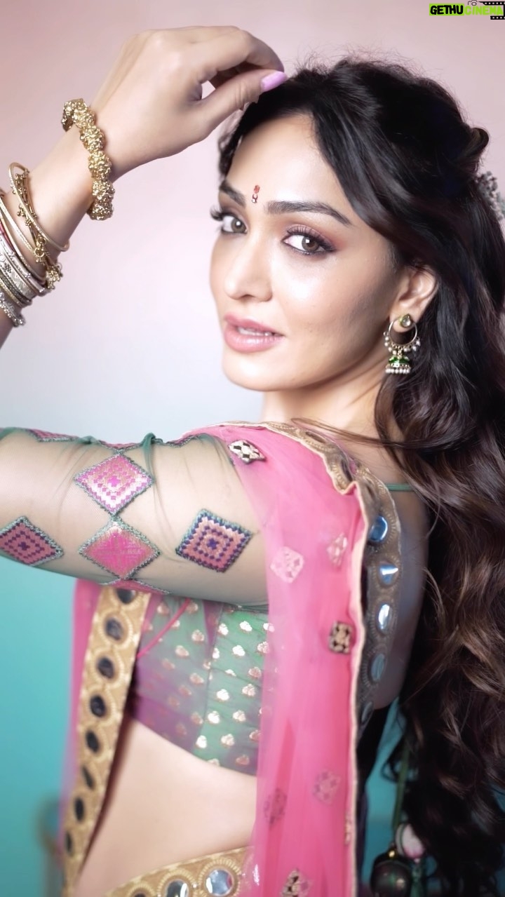 Khushali Kumar - 82.7K Likes - 💕👀