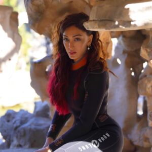 Khushali Kumar Instagram - Dive into the world of deep sea with Tara-a skilled commercial diver. Let’s discover the world of thrill, drama, romance and underwater stunts..let’s uncover what the deep waters hold. 

#Starfish Trailer out Tomorrow 
#SeeYouInTheatresOn24thNovember