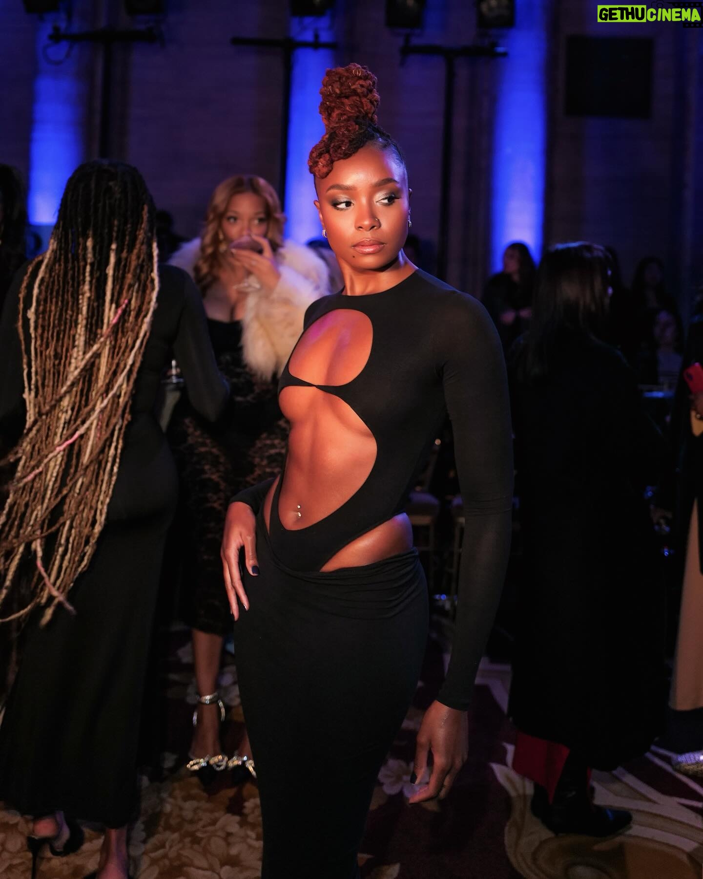 KiKi Layne - 3 Likes - @laquan_smith 🖤🖤
I lowkey still can’t believe I actually wore this lol. Thank you #LaquanSmith for having me at your show and encouraging me to step out of my comfort zone.
#NYFW