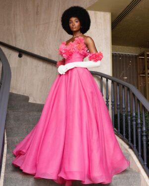 KiKi Layne Instagram - #MetGala
Styled by @waymanandmicah wearing @prabalgurung @mimisojewels @stuartweitzman 
Makeup: @billieegene using @fashionfaircosmetics 
Hair: @infamousmstish 
📸 @mr_dadams