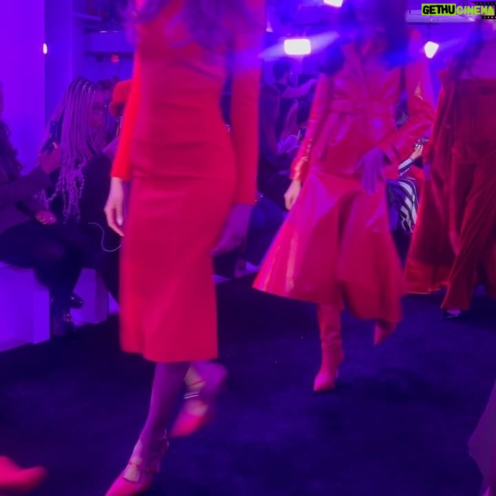 KiKi Layne - 3 Likes - Attended my first @sergiohudsoncollection show 😁
So many looks that I want in my closet immediately!! And the playlist the models were walking to was sooo good. Wow, thank you @sergiohudson for having me. 💛💛
#SergioHudson #NYFW