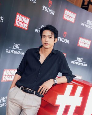 Kidakarn Chatkaewmanee Instagram - ครั้งแรกในเอเชียตะวันออกเฉียงใต้ TUDOR BOUTIQUE ⌚️ แลนด์มาร์กแห่งใหม่สำหรับคนรักนาฬิกา แวะไปสัมผัสการออกแบบของนาฬิกา TUDOR ได้ที่เกษรวิลเลจ ตกแต่งภายในด้วยคอนเซ็ปต์ใหม่ ที่รวมมุมบาร์และมุมไลฟ์สไตล์เข้าด้วยกัน 

📍 เกษรวิลเลจ ชั้น G หรือโทรสอบถามรายละเอียดเพิ่มเติมได้ที่ 02-656-1212 ครับ

@tudorwatch #tudorwatch #borntodare #pmtthehourglass #zungkidakarn