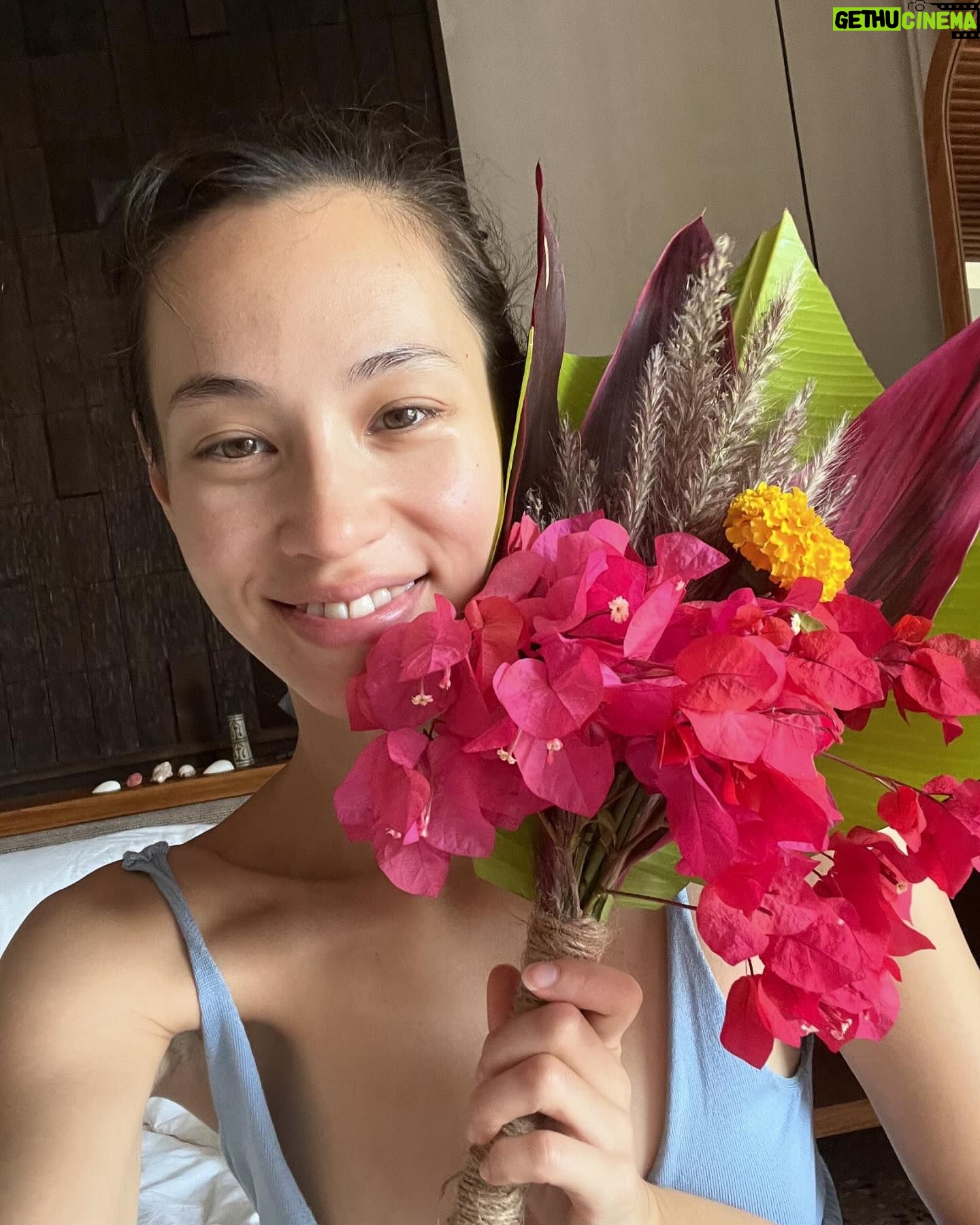 Kiko Mizuhara - 105.5K Likes - Happy 2 year anniversary with my baby @johncarrollkirby 🐶❤️
Wow.. looking back 2 years ago, I feel like a different person now. I feel so much happiness in my heart and healthier in my mind! I’m the luckiest girl in the whole world! ❤️ I love you ❤️ looking forward to our journey together 🦐🩷