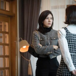 Kim Ha-neul Instagram - 오늘도 화인가에서 만나요!😉🤍

#화인가스캔들 #디즈니플러스