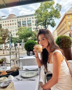 Actress Kim Hee-jung HD Instagram Photos and Wallpapers August 2024
