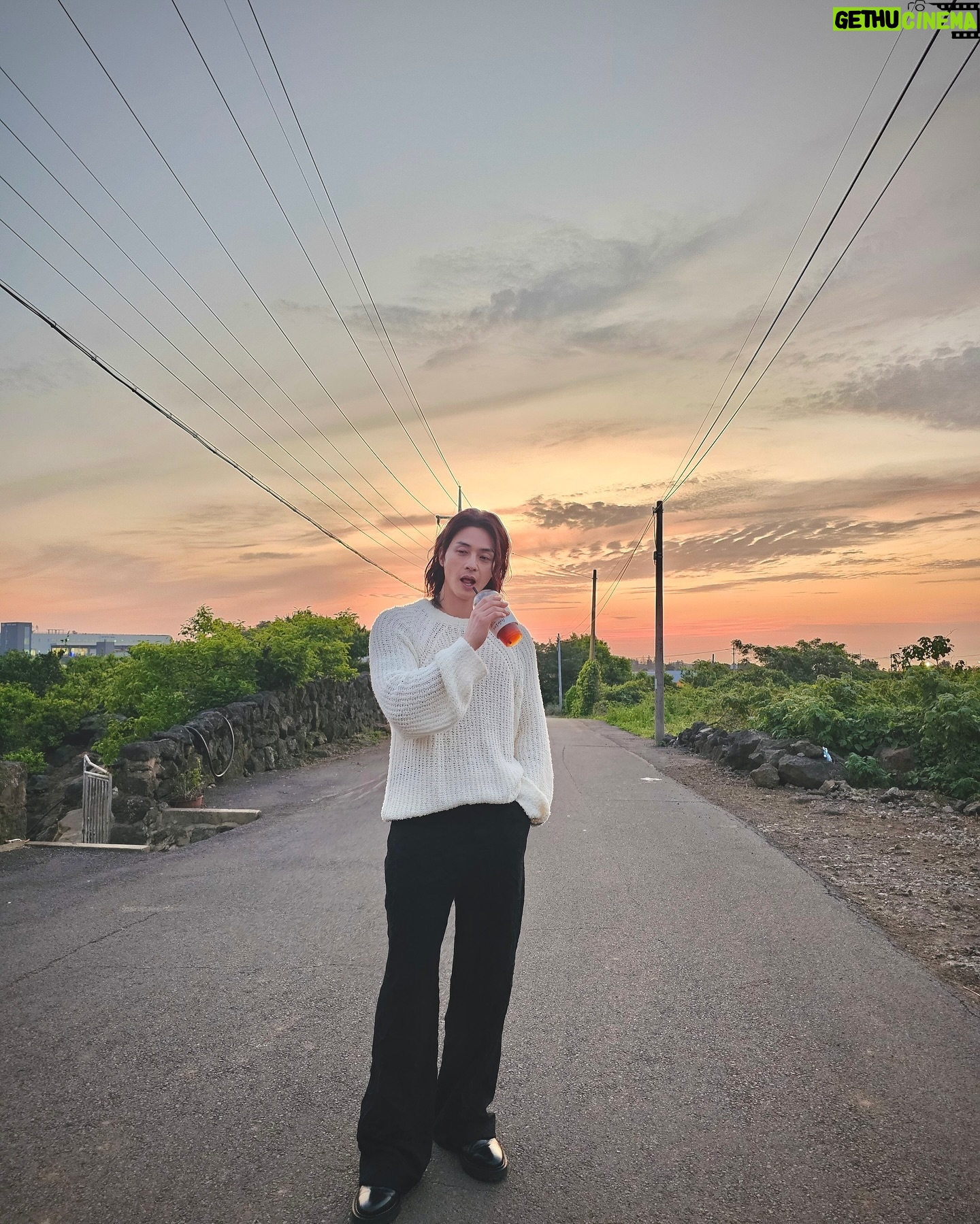 Kim Ji-hun - 319.2K Likes - _
夏音🧡